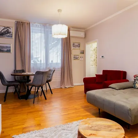 Wojciecha 9b 1 - Srodmiescie 70m2 Parter Lägenhet