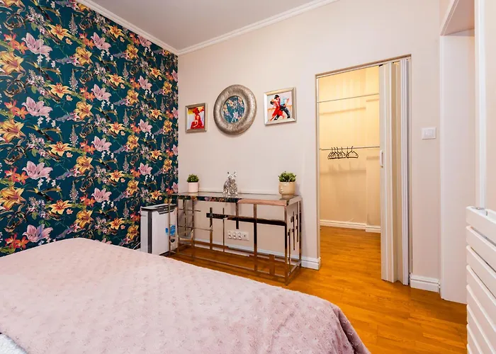 Wojciecha 9b 1 - Srodmiescie 70m2 Parter Lägenhet *